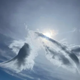 Núi Bà Đen tiếp tục gây bão vì hiện tượng mây cá chép hóa rồng